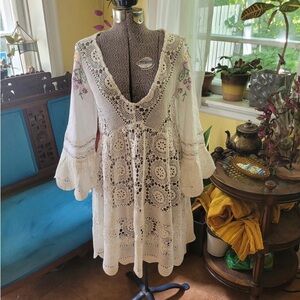 Vintage Junket Dress White Crochet Boho Dress with Floral Accents. US 4-8.